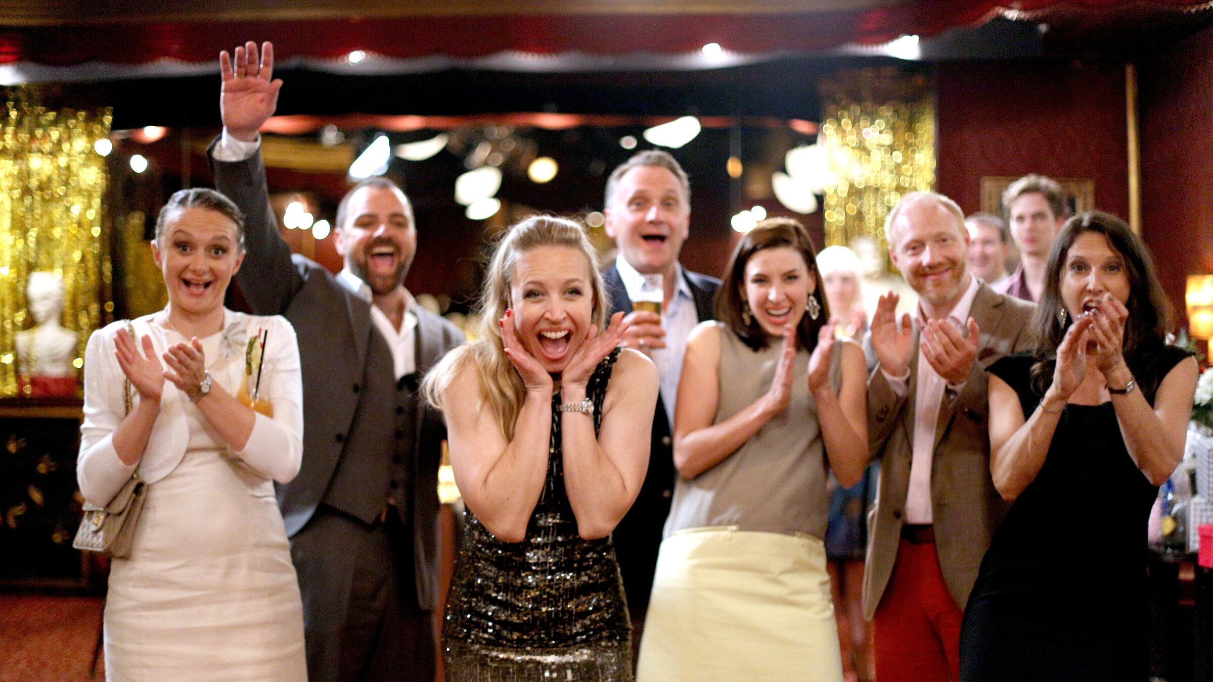 "Vorstadtweiber (5/10)": (v.li.): Gerti Drassl (Maria Schneider), Juergen Maurer (Georg Schneider), Nina Proll (Nicoletta Huber), Bernhard Schir (Hadrian Melzer), Martina Ebm (Caroline Melzer), Simon Schwarz (Josef Steinberg), Maria Köstlinger (Waltraud Steinberg).