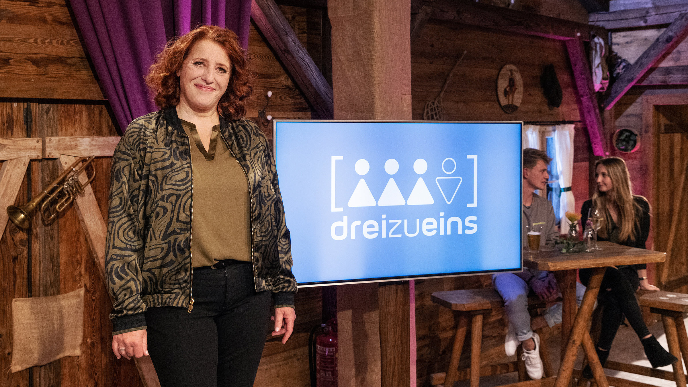 "dreizueins": Kabarettistin Luise Kinseher.