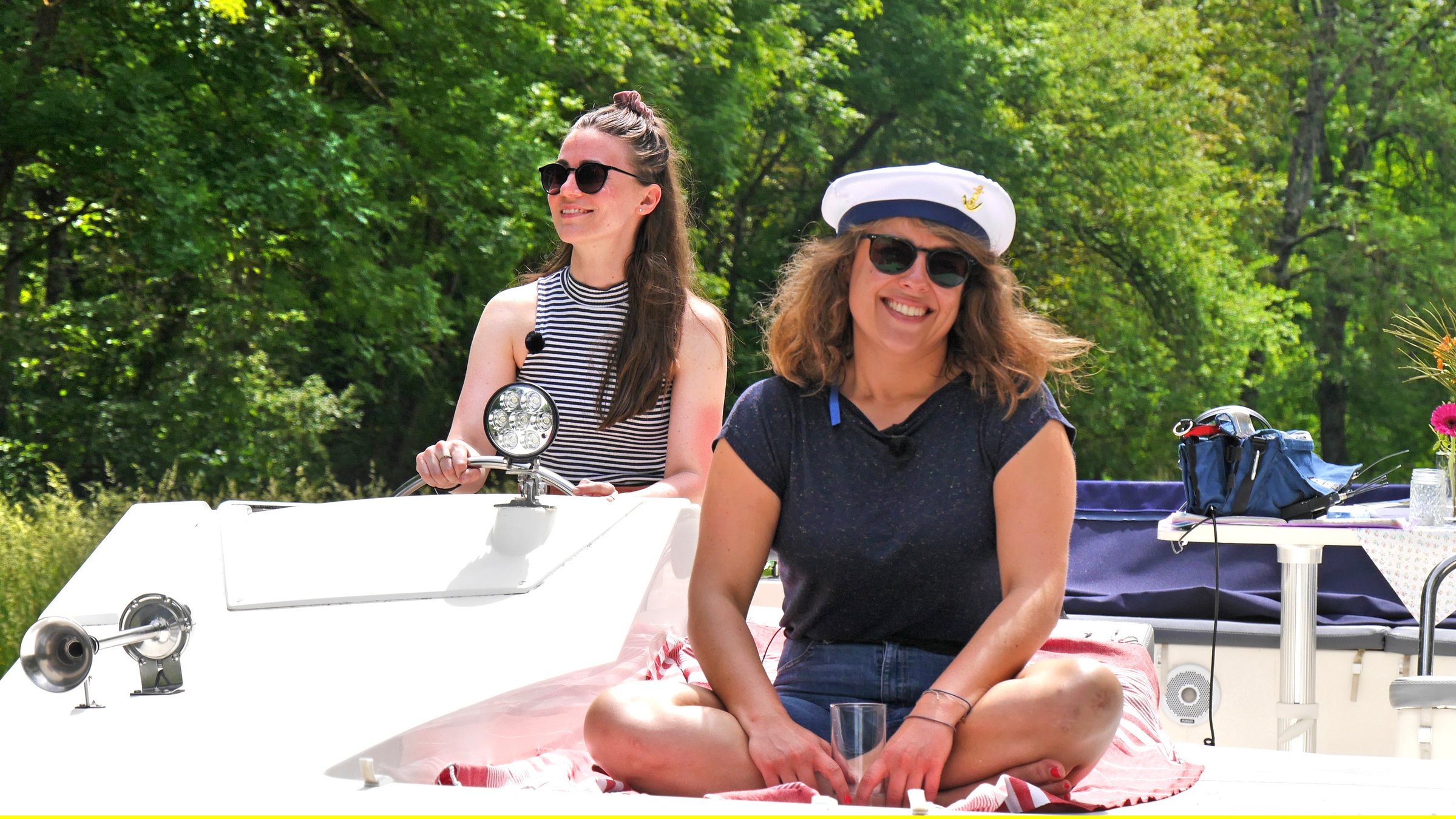 "Burgund per Hausboot, da will ich hin!": Kapitänin und Co-Kapitänin und SR-Moderatorin Simin Sadeghi.