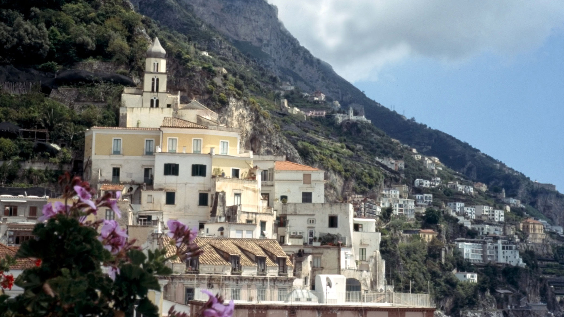 "Schätze der Welt, Erbe der Menschheit: Die Küste von Amalfi, Italien" - Amalfi: Siedlungen an der westlichen Steilküste.