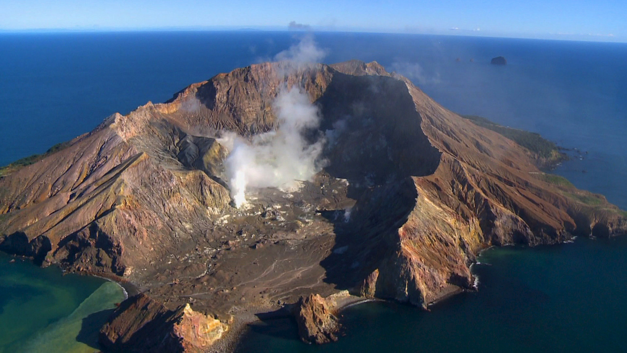 "Der Pazifische Feuerring - Neuseeland, Vanuatu und Indonesien": Die Vulkaninsel White Island, 50 Kilometer vor der Küste der Nordinsel Neuseelands.