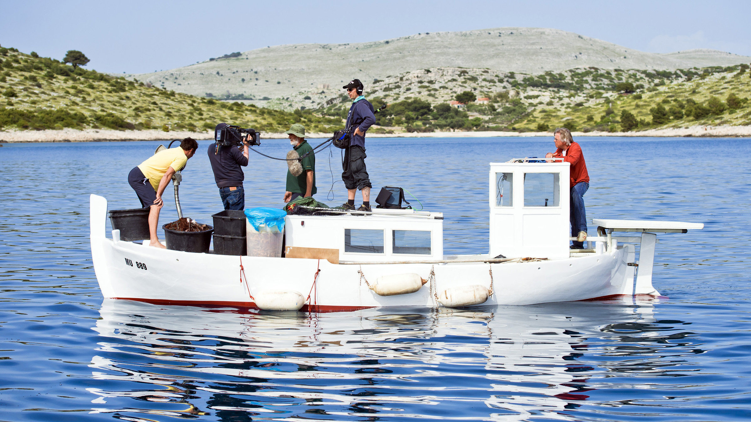 "Küstenparadies Kroatien (2/3) - Norddalmatien": Dreharbeiten vor der Küste auf dem Boot von dem Fischer Darko.