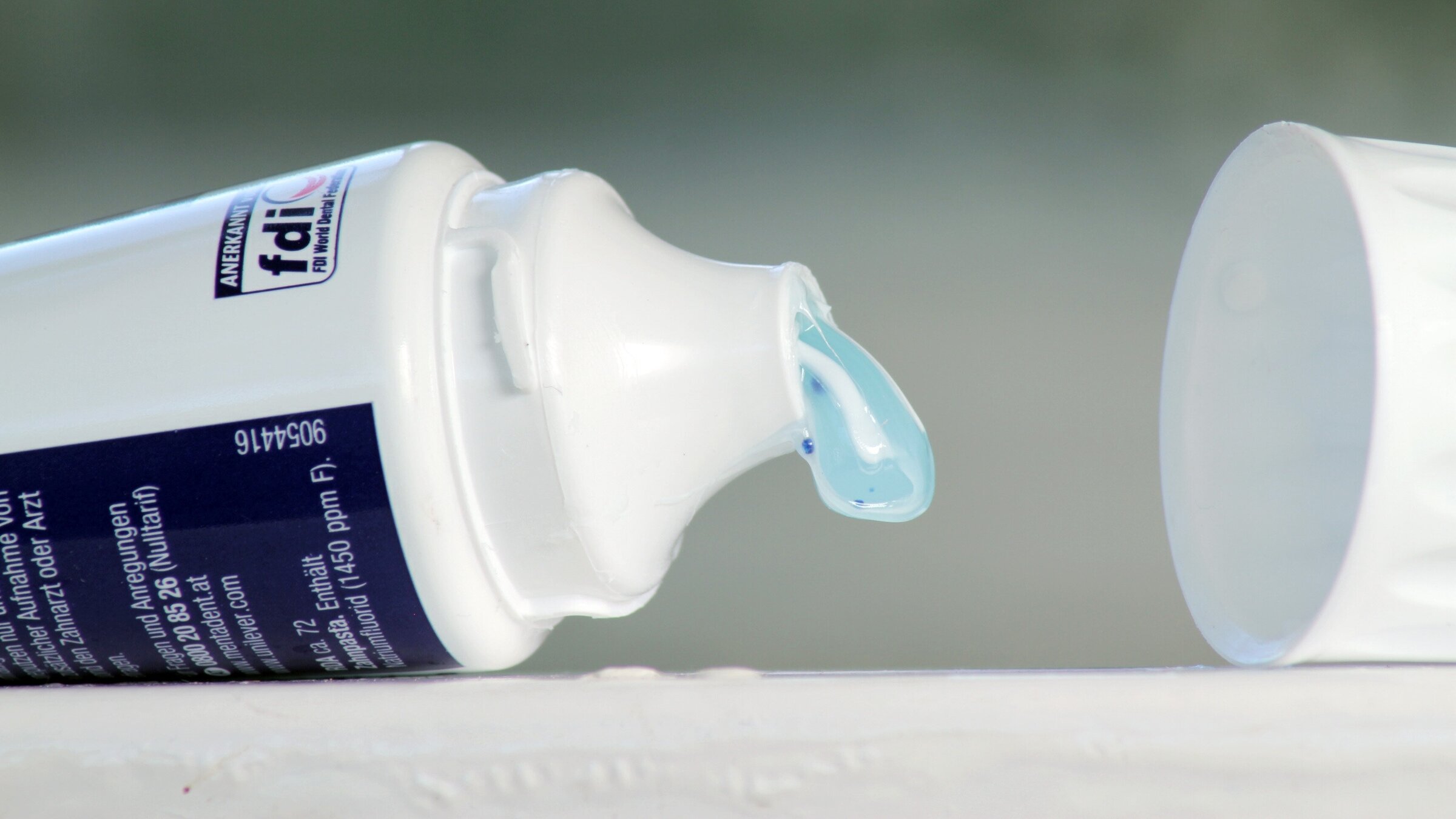 "Das musste jemandem einfallen - Erfindungen aus Österreich":  Die Zahnpasta, eine österreichische Erfindung.