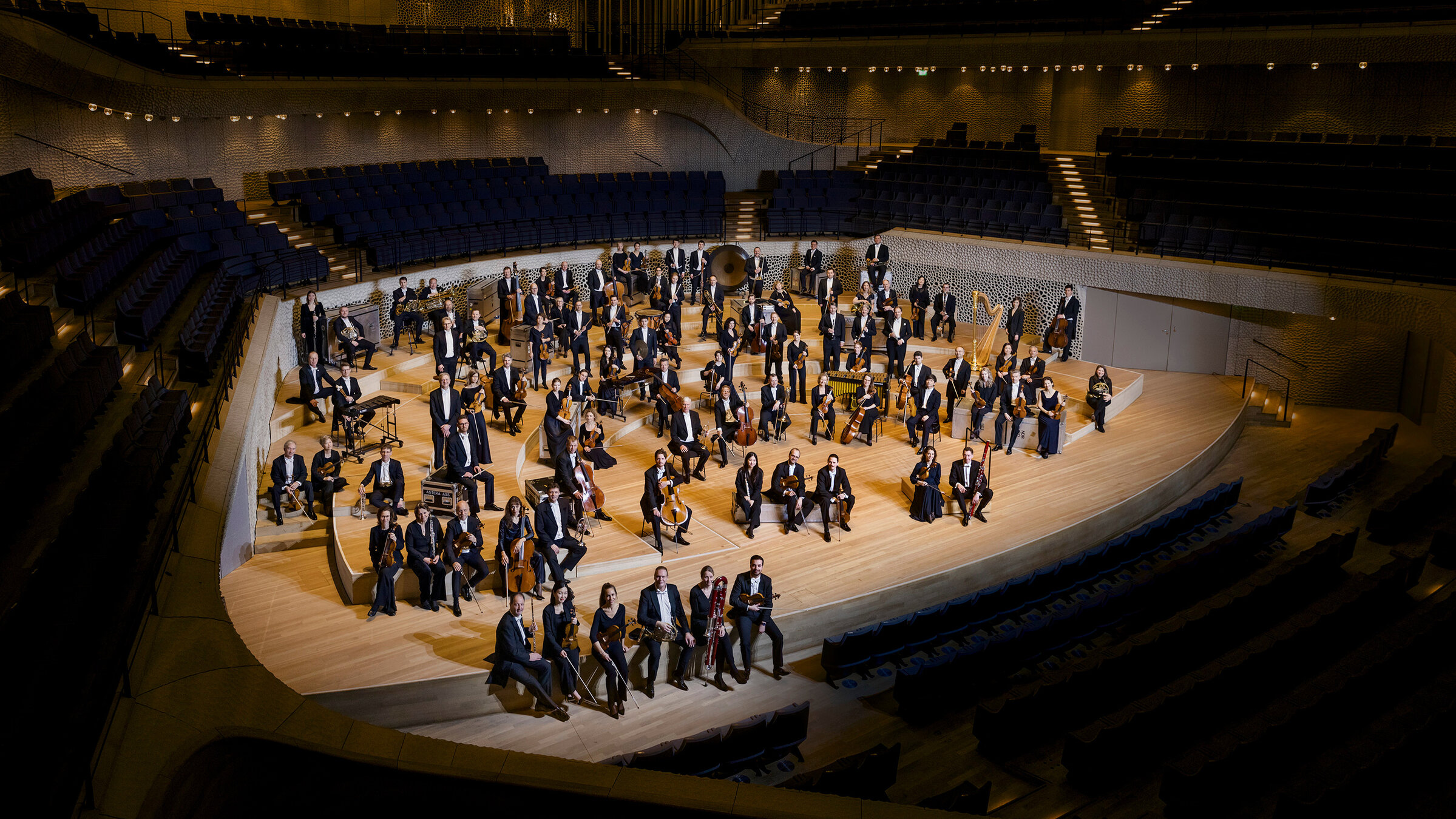 "Eröffnungskonzert Schleswig-Holstein Musik-Festival 2024": Das NDR Elbphilharmonie Orchester in seiner Spielstätte der Hamburger Elbphilharmonie.