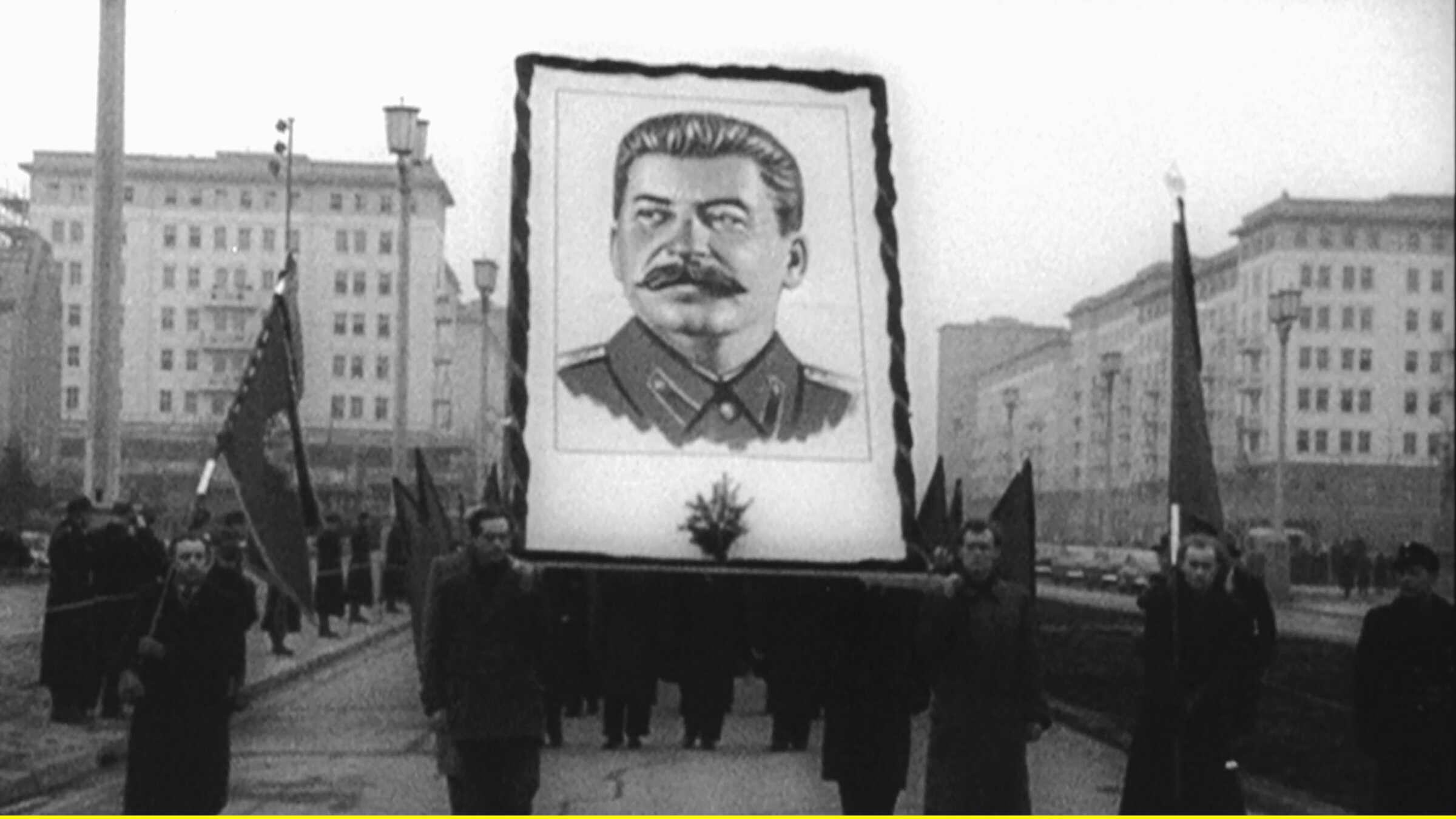 "Stalin und die Deutschen": Trauermarsch zu Stalins Tod in der Stalinallee.
