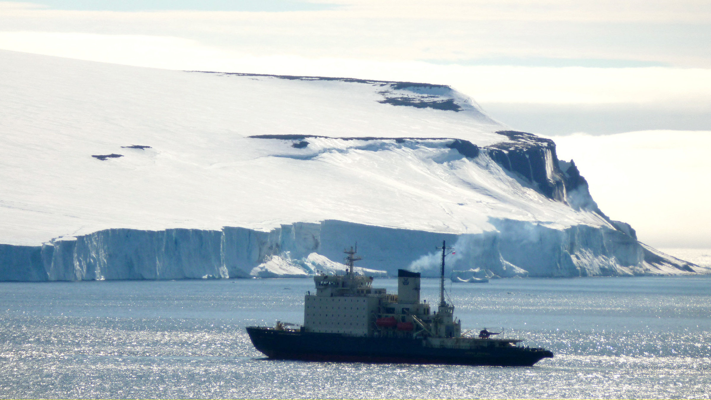 "Kreuzfahrt ins Nichts": Schiff vor der Rudolf-Insel
