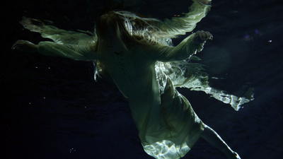 Engel unter Wasser