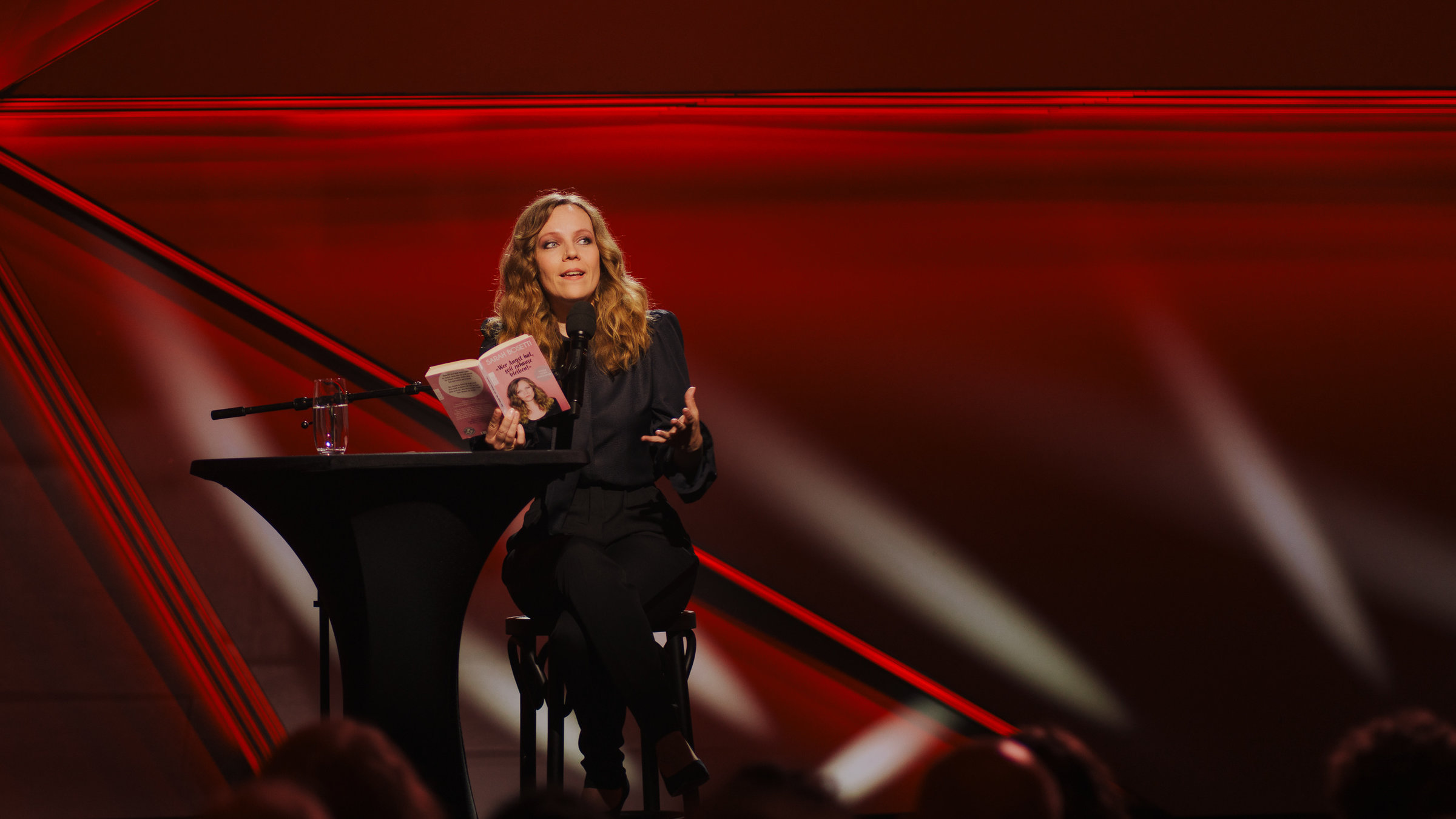 "Sarah Bosetti: Wer Angst hat, soll zuhause bleiben!" Sarah Bosetti