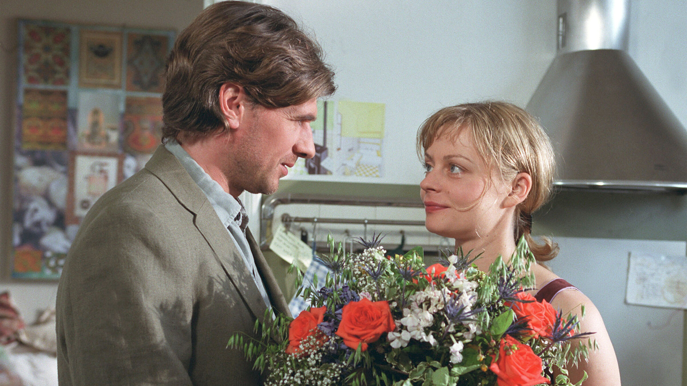 "Schöne Lügen": Die Innenarchitektin Kim Joosten (Susanna Simon) und ihr Mann Max (Daniel Morgenroth) feiern ihren 10. Hochzeitstag.