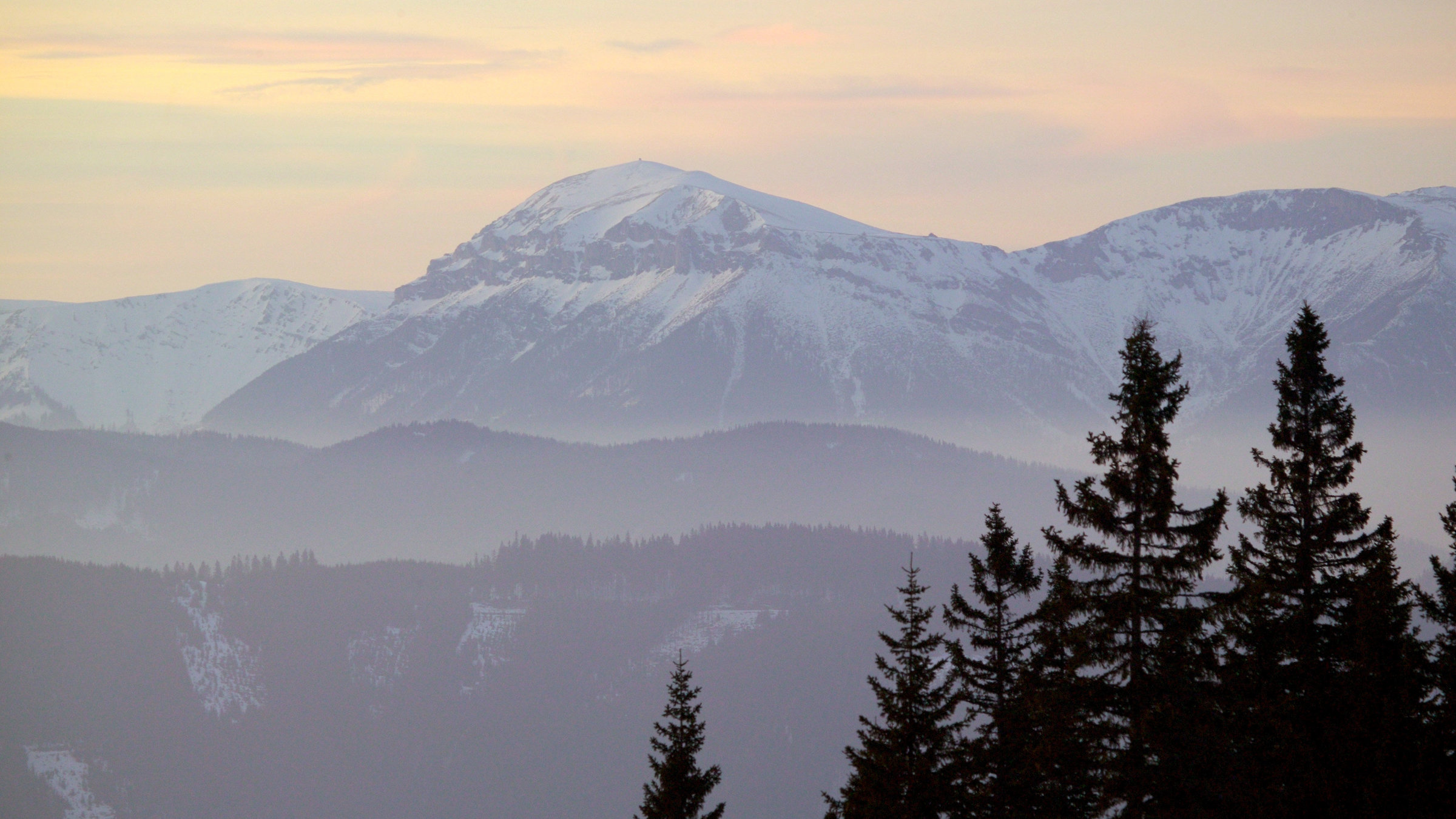"Sonnenberge - Von der Rax zur Buckligen Welt" - Bergpanorama