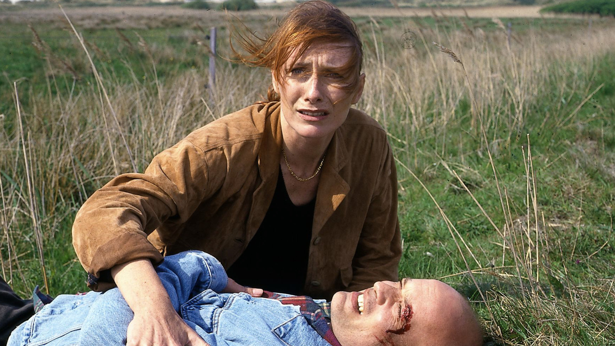 "Tod auf Amrum": Elke ist fassungslos: unbekannte Motorradfahrer haben Rolf überfallen und niedergeschlagen  (Andrea Sawatzki, Christian Berkel) .