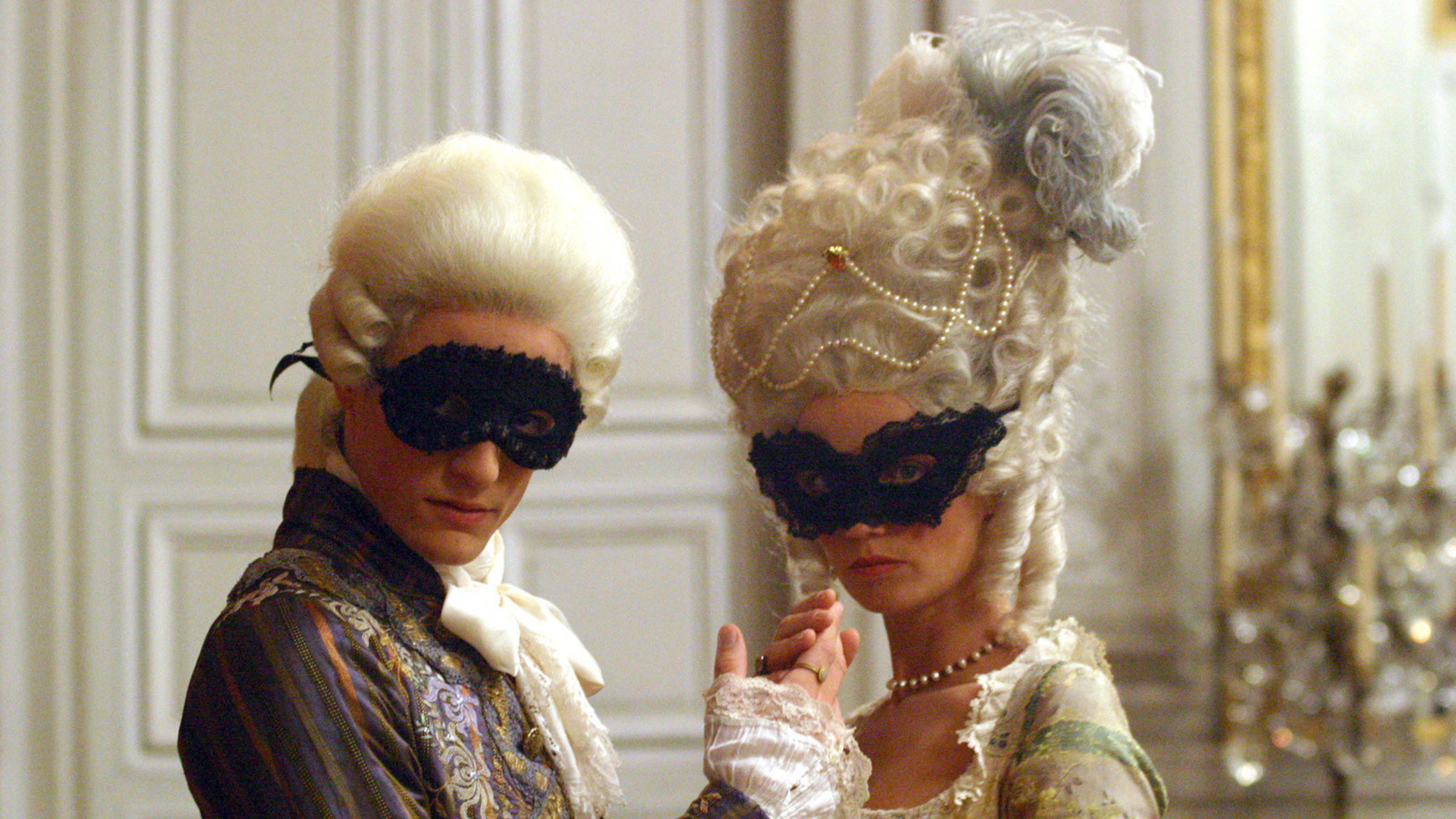 "Marie Antoinette" - Caroline Bernard (Marie-Antoinette).