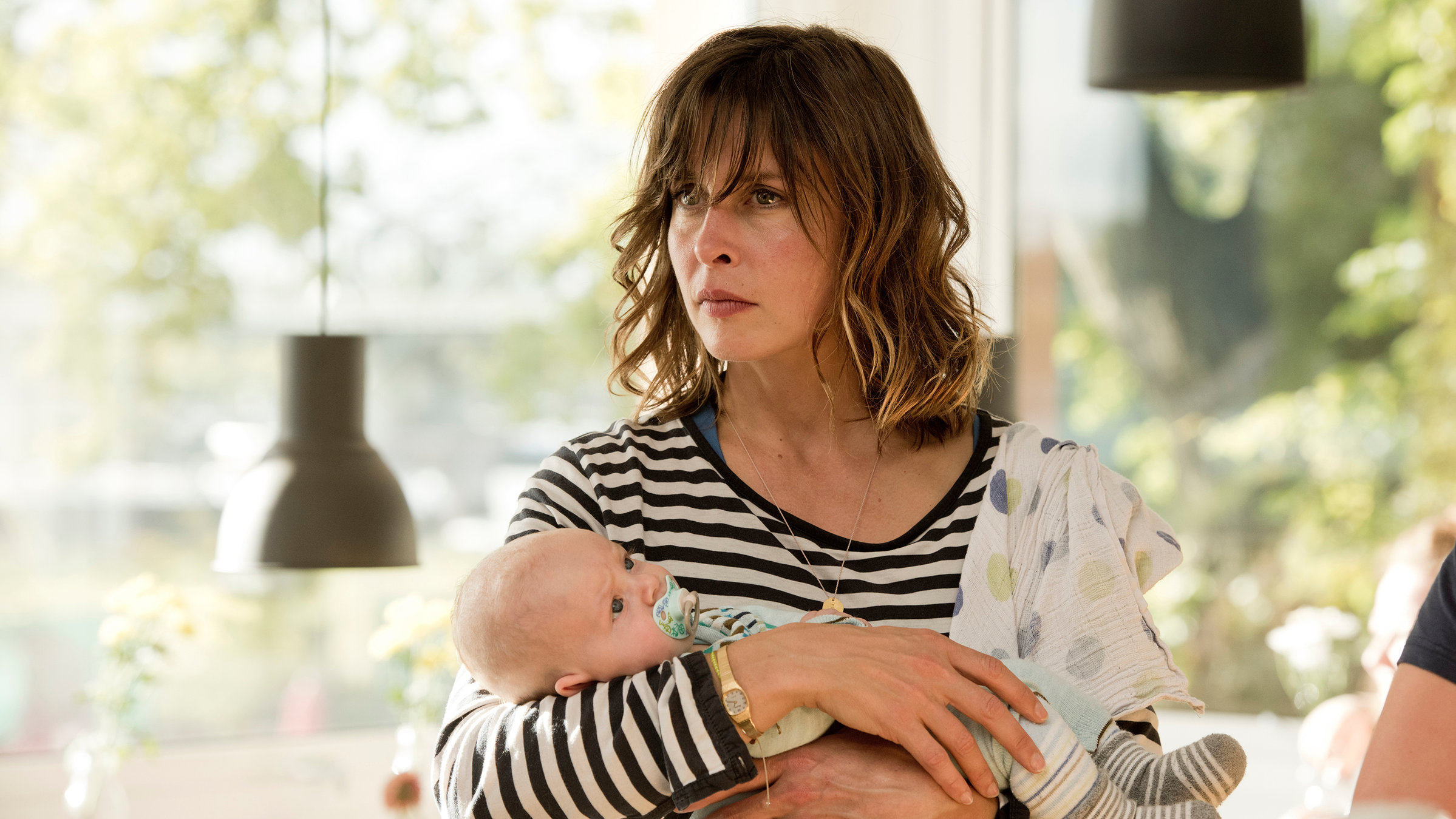 "Unser Kind": Ellen (Susanne Wolff) mit Franz im Arm