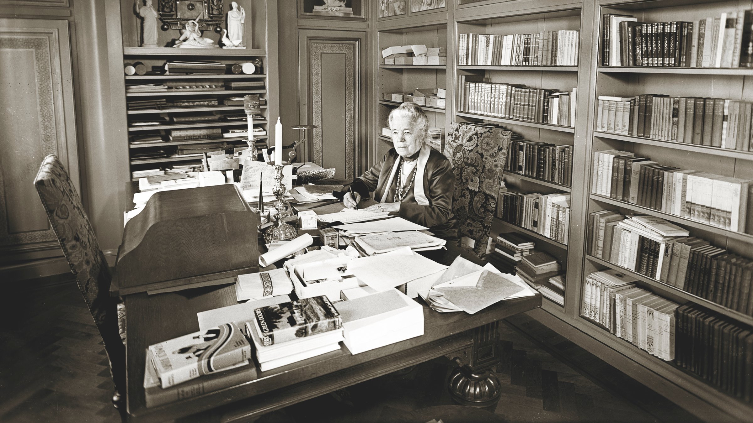 "Die wunderbare Reise der Selma Lagerlöf": Selma Lagerlöf in ihrem Arbeitszimmer auf Mårbacka.