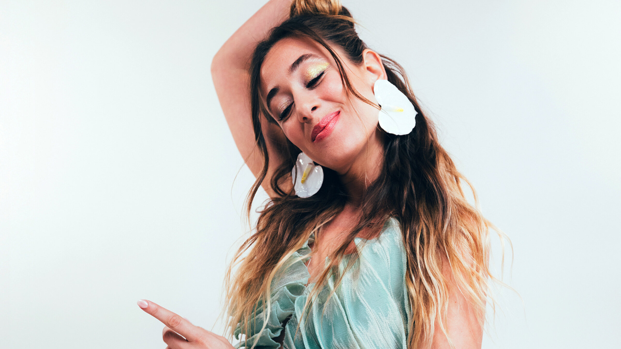 "SWR3 New Pop Festival 2026 - Luiza": Luiza - 2025 verÃ¶ffentlicht sie ihre erste eigene EP und den Song "Soleil Bleu" - der in Frankreich zum wochenlangen Nummer-1-Hit und zum viralen Sommerhit in ganz Europa wird.