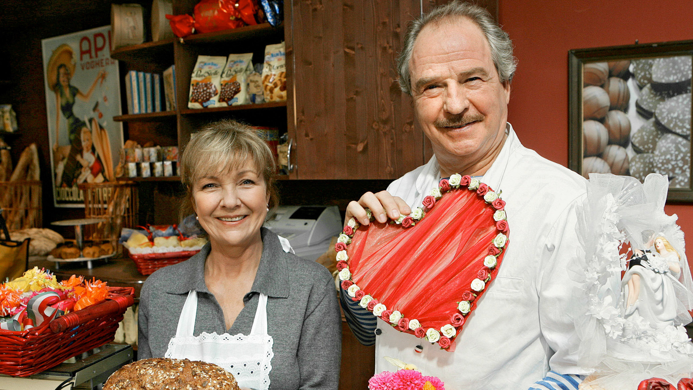 "Spielfilm, Deutschland 2006" - Ein ungleiches Paar: Biobäckerin Katharina (Gila von Weitershausen) und Zucker-Konditor Alberto (Friedrich von Thun).