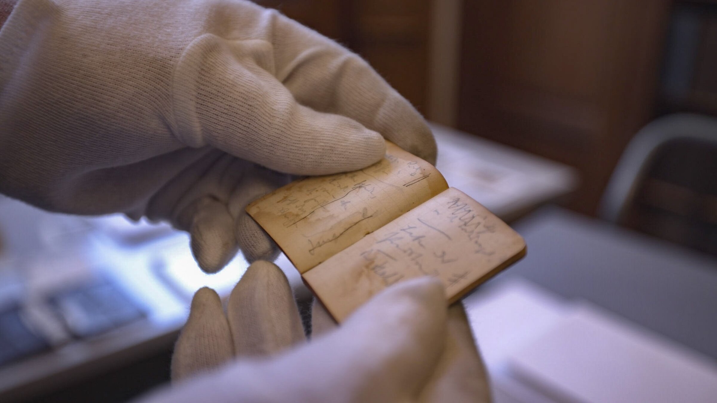 "Karl Kraus - Die Macht des Wortes": Ein kostbarer Schatz für Kraus-Forscher:innen: Die Wienbibliothek im Rathaus hütet den größten Teil des Nachlasses des Publizisten Karl Kraus.