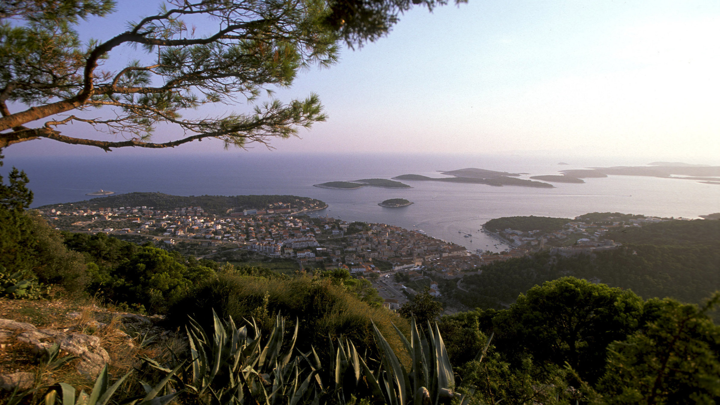 "Geheimnisvolle Adria" - Stadt Hvar.