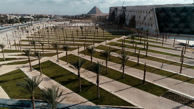 Grand Egyptian Museum - Im Tempel der Pharaonen
