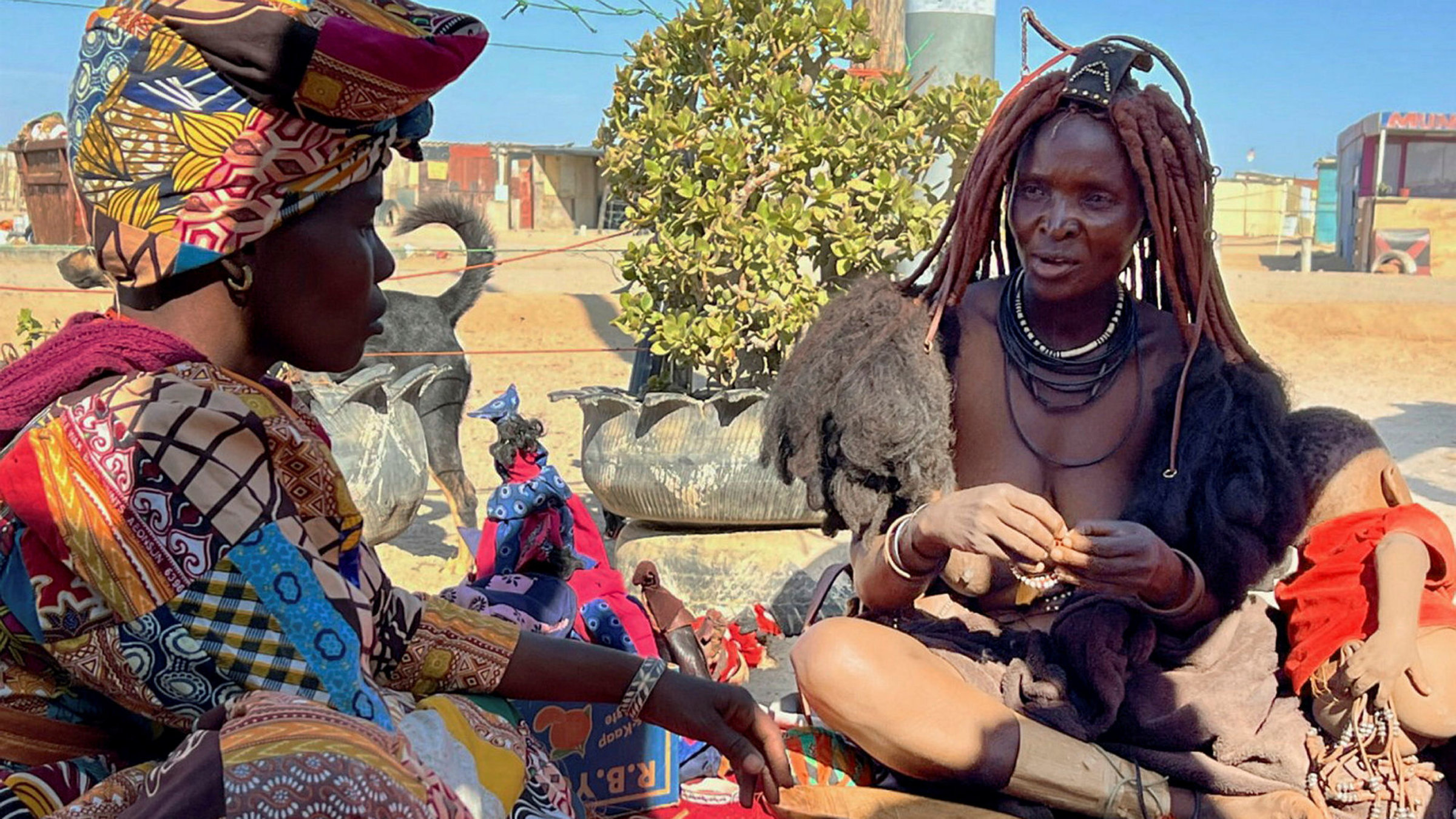 "Namibia – Deutschlands langer Schatten": Zwei Frauen im Gespräch.