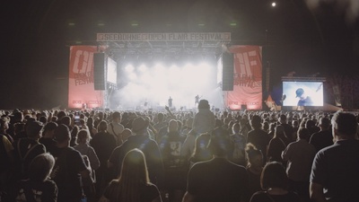 37°: Gemeinsam, laut und wild: Open Flair Festival