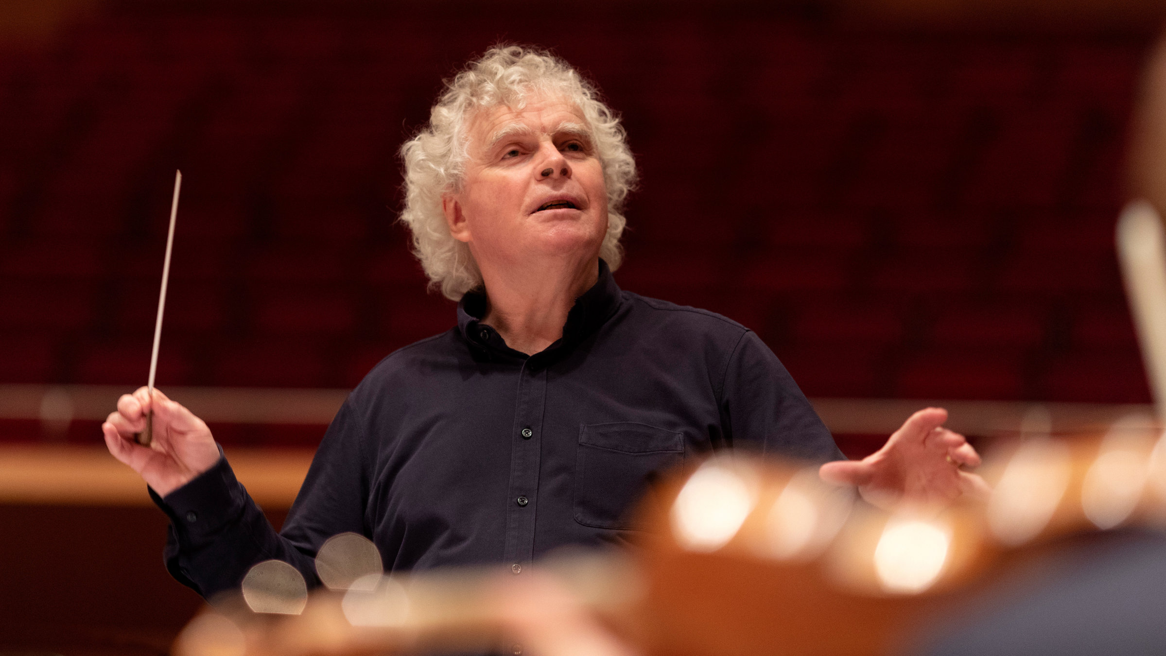 "Sir Simon Rattle dirigiert Haydns Schöpfung": Sir Simon Rattle