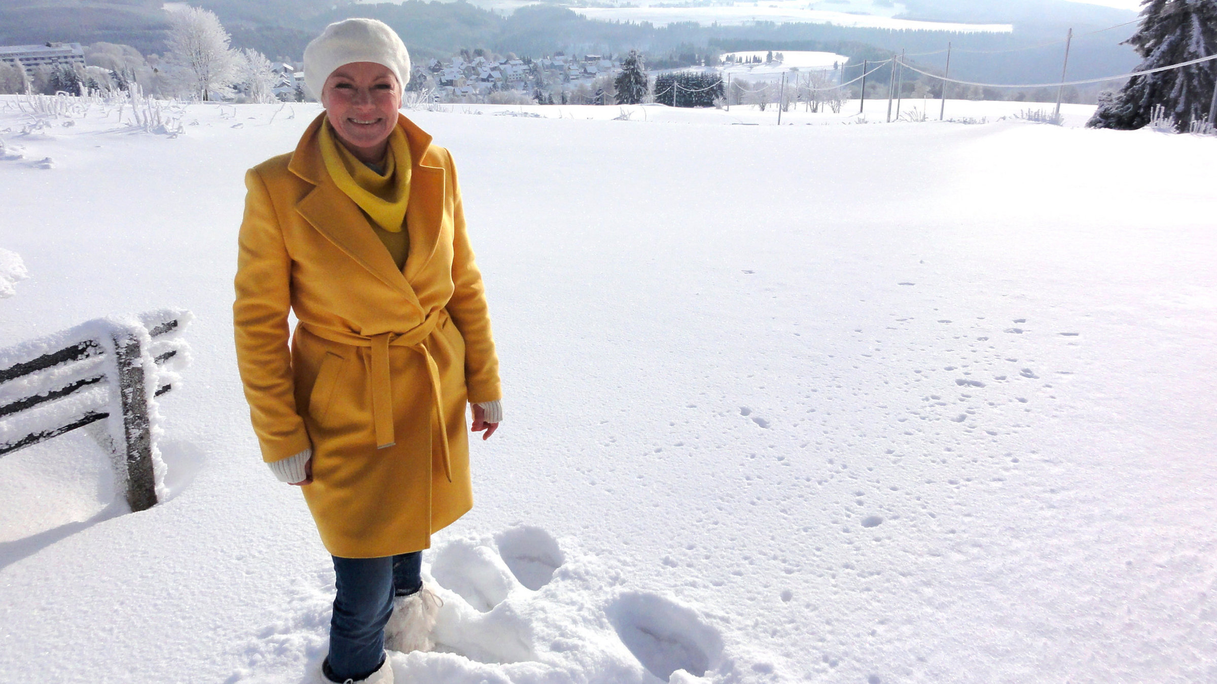 "Das Geheimnis der Frau Holle": Janine Strahl-Oesterreich unterwegs in Schnett, will dem Geheimnis der Frau Holle auf die Spur kommen.