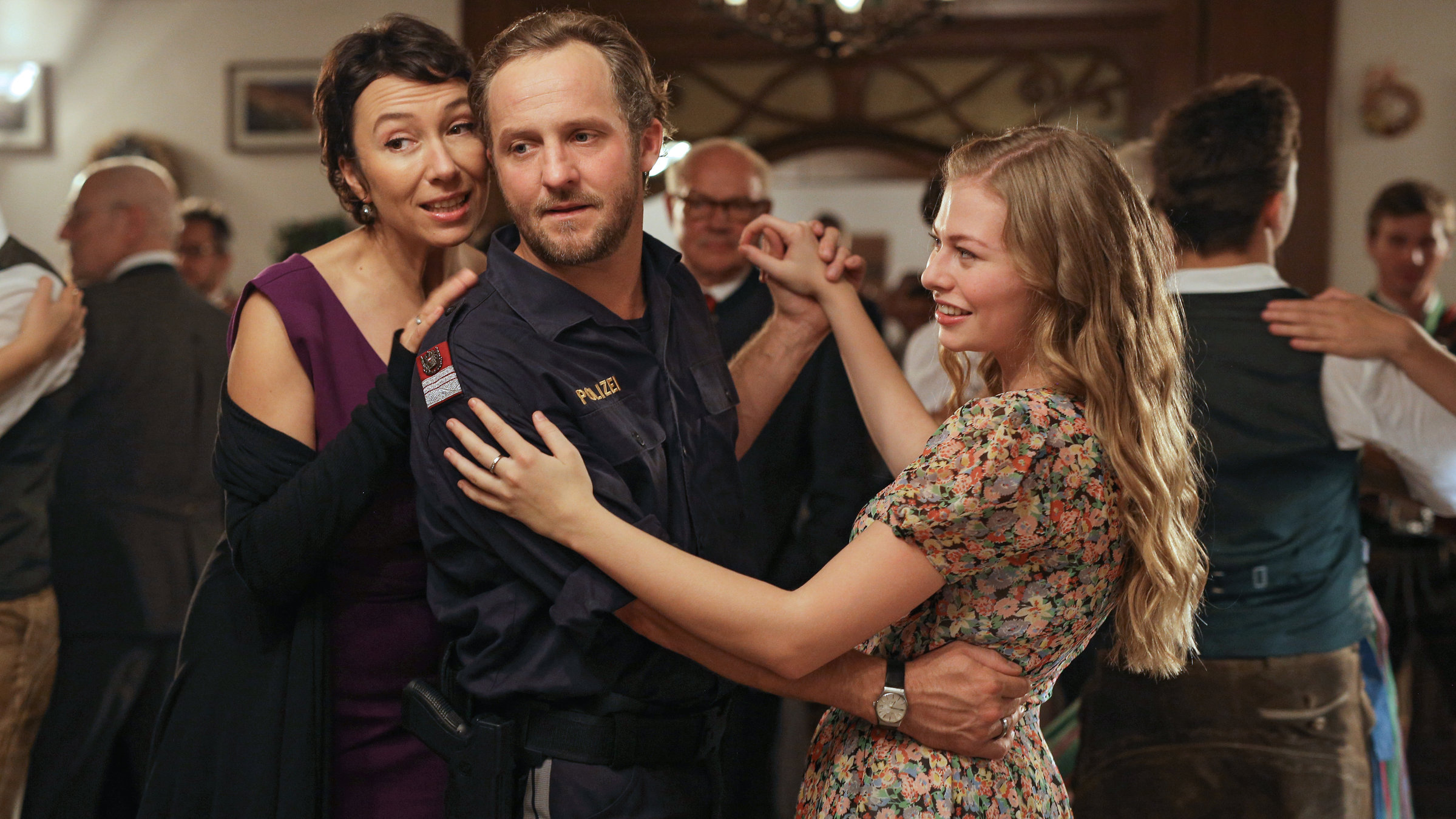 "Pregau - Kein Weg zurück: Der Fehler": Ursula Strauss (Maria Bucher) Maximilian Brückner (Hannes Bucher) Zoë Straub (Rosa).