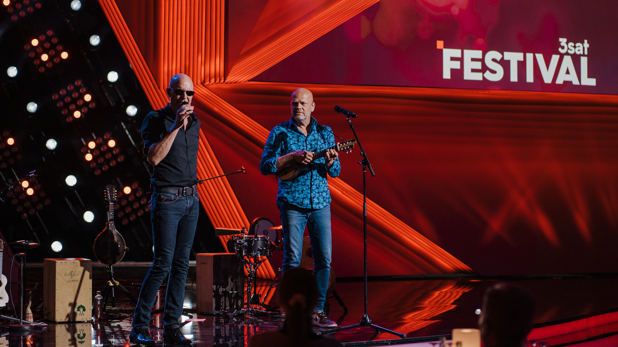 "die feisten: Jetzt!": die feisten auf der Bühne.