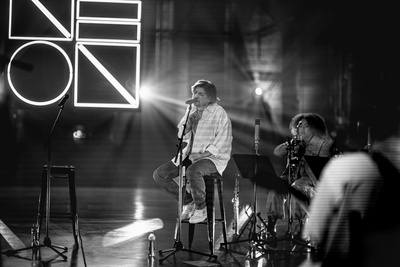 Philipp Poisel: Neon Acoustic Orchestra