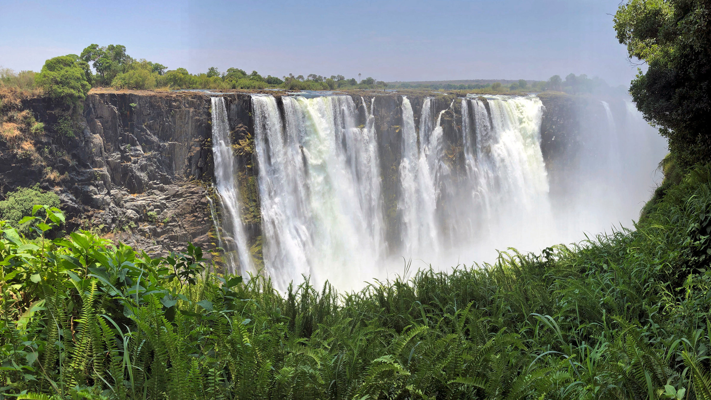 "Unentdecktes Nordnamibia - Eine Reise vom Okavango zu den Victoria-Fällen": Blick auf die Victoria-Fälle in Simbabwe.