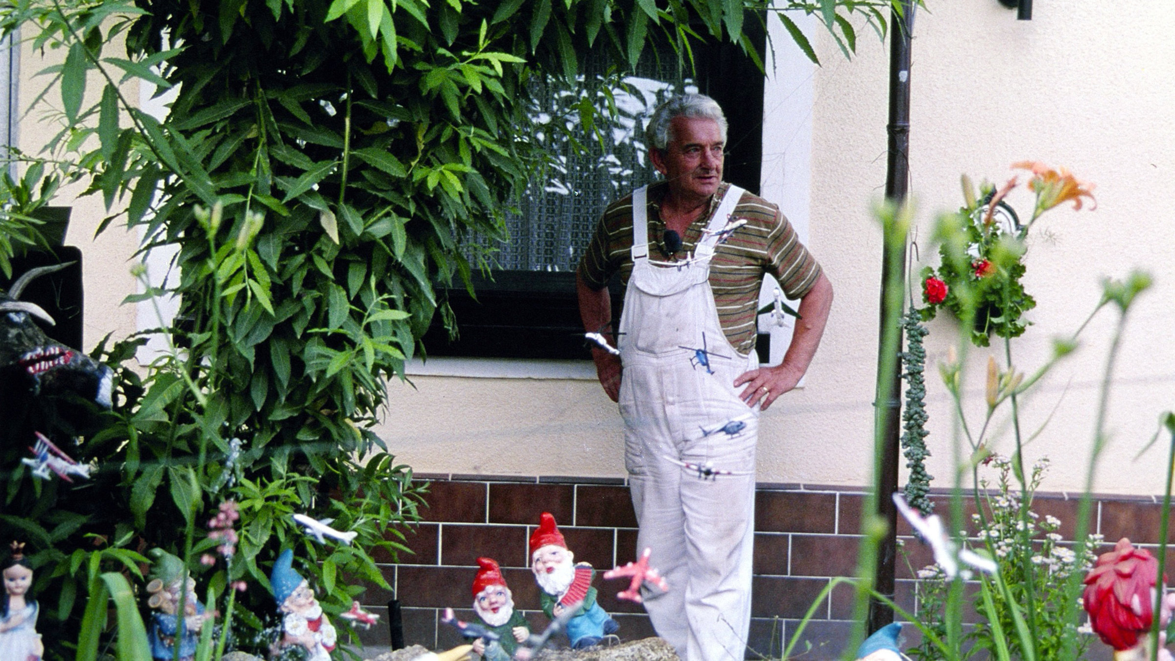 "Das kleine Glück im Schrebergarten": Walter Filcz mit seiner Gartenzwergsammlung
