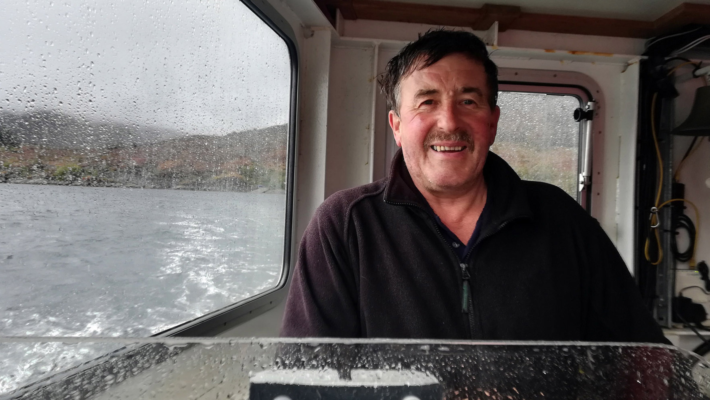 "Die Inseln der Queen:  Isle of Skye": Donnie Mac Donald am Steuer der Glenelg Ferry