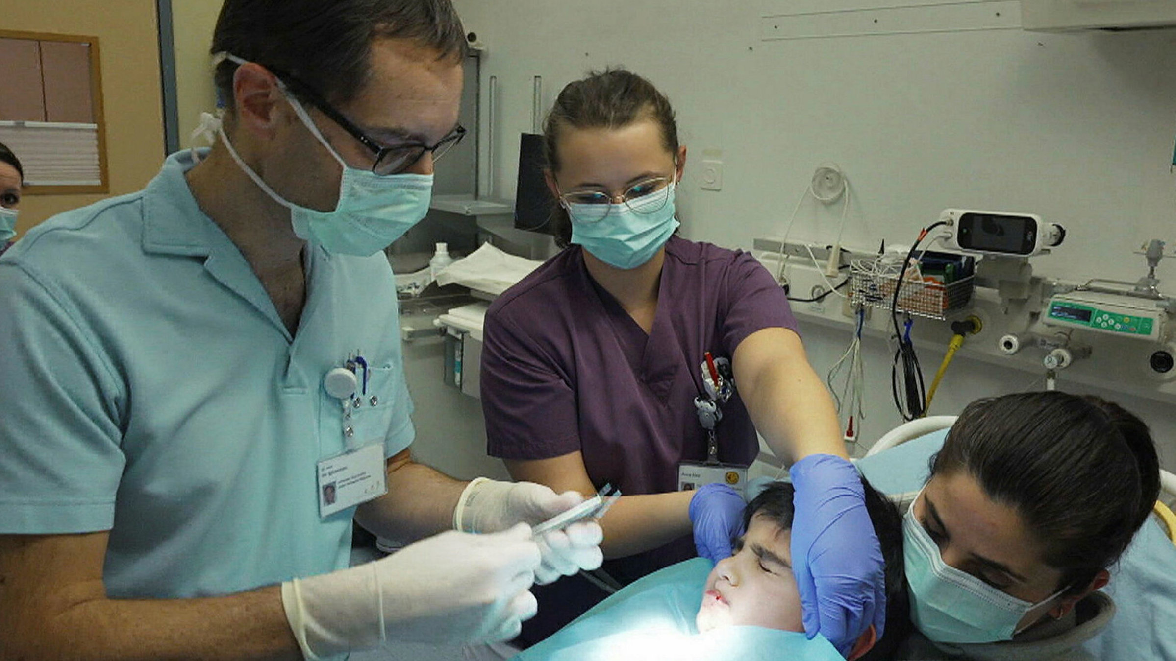 "Spätschicht im Kinderspital – Notaufnahme am Anschlag": Ivo Iglowstein, Leiter der Notaufnahme St. Gallen: "Patientenzahlen haben sich in den letzten 10 Jahren verdoppelt."