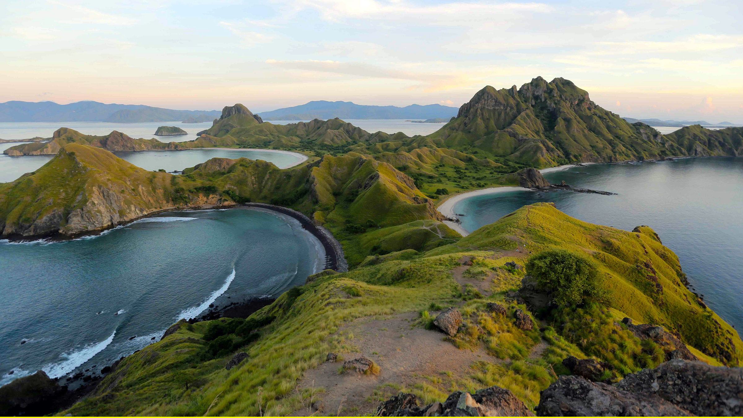 "Inselwelten. Indonesiens wilder Osten": Pulau Padar im Komodo-Nationalpark.
