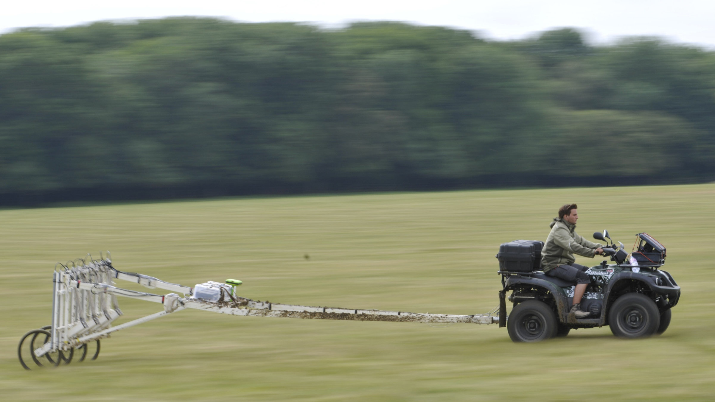 "Stonehenge - Das verborgene Reich": Ein Wiener Forschungsteam durchleuchtet über 4 Jahre die Landschaft rund um den weltbekannten Steinkreis.