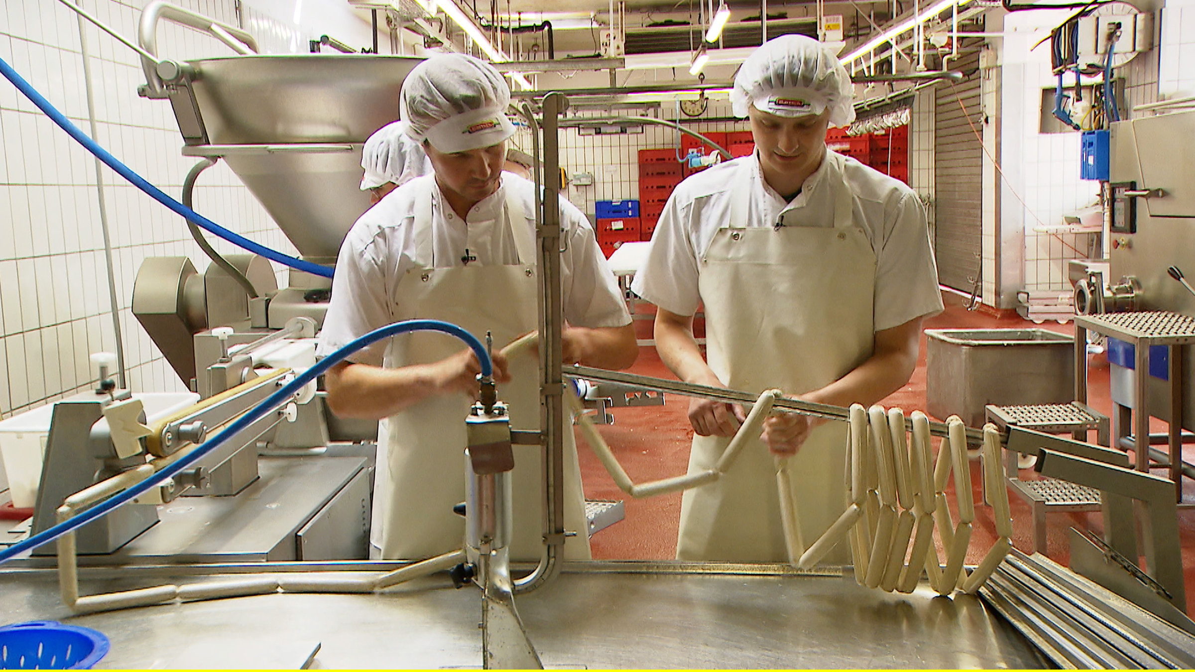 "Die Nordreportage: Weil's ihnen nicht Wurst ist": Die vegane Rostbratwurst ist in der Fleischerei sehr beliebt – in der Grill-Saison produzieren sie über 300 Kilo jede Woche.