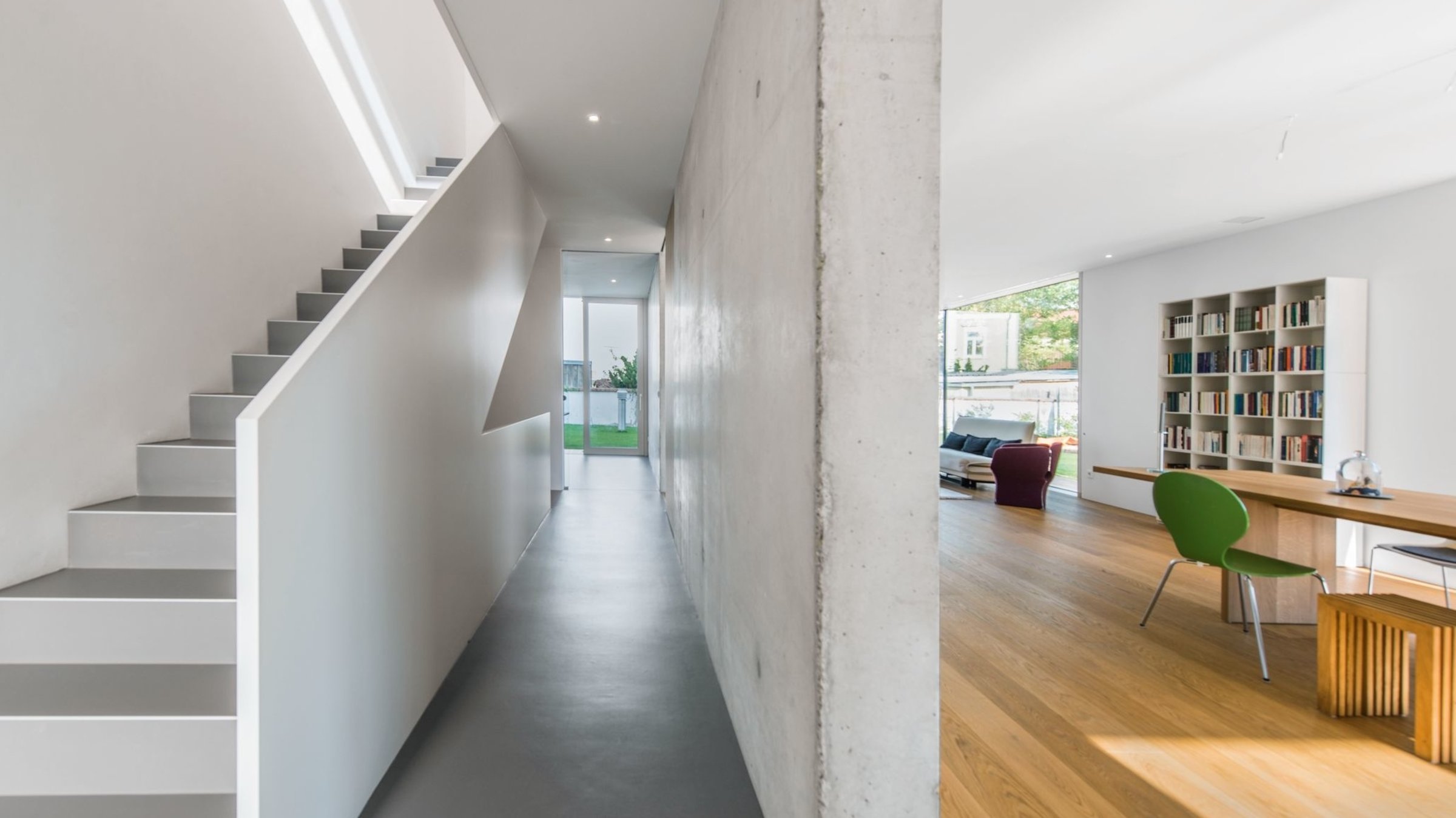 "Traumhäuser - Ein modernes Haus in der Altstadt": Offenheit und klare Zonierungen prägen den Innenbereich.