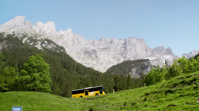 Mit dem Postauto durch die Schweiz