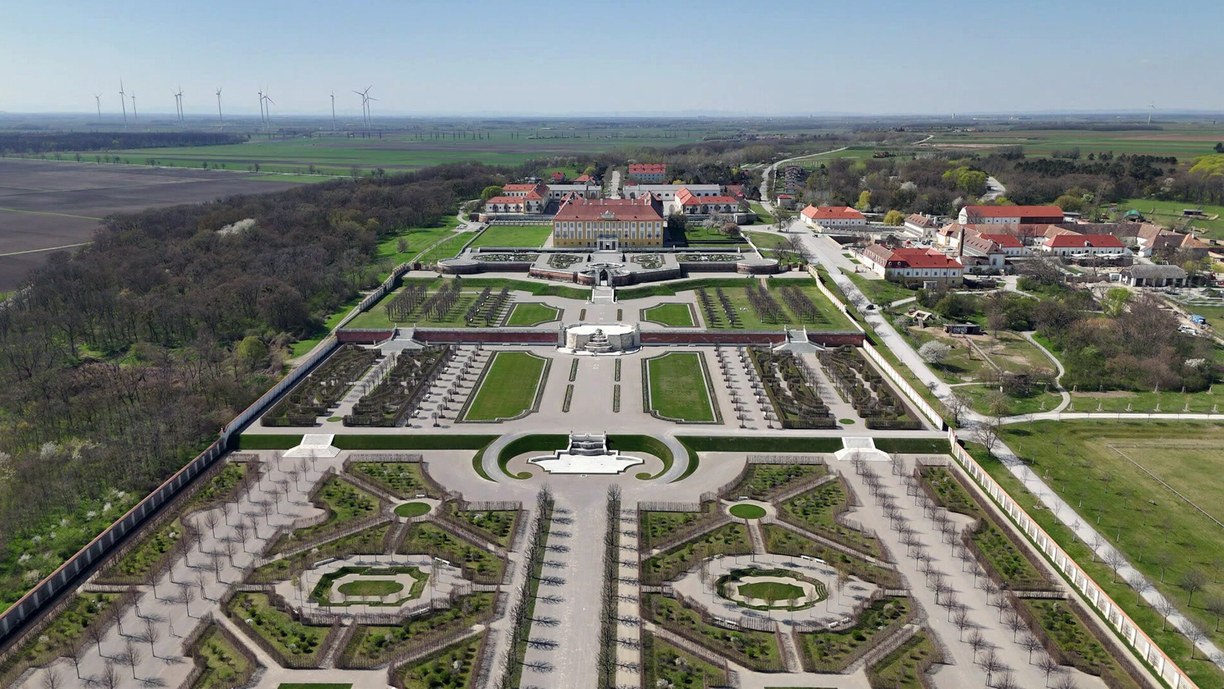 "Schloss Hof - Prinz Eugen baut seinen Traum": Schloss Hof - Prinz Eugen von Savoyen ließ das Schloss, nach dem Erwerb 1725 zu einer barocken Schlossanlage umgestalten.