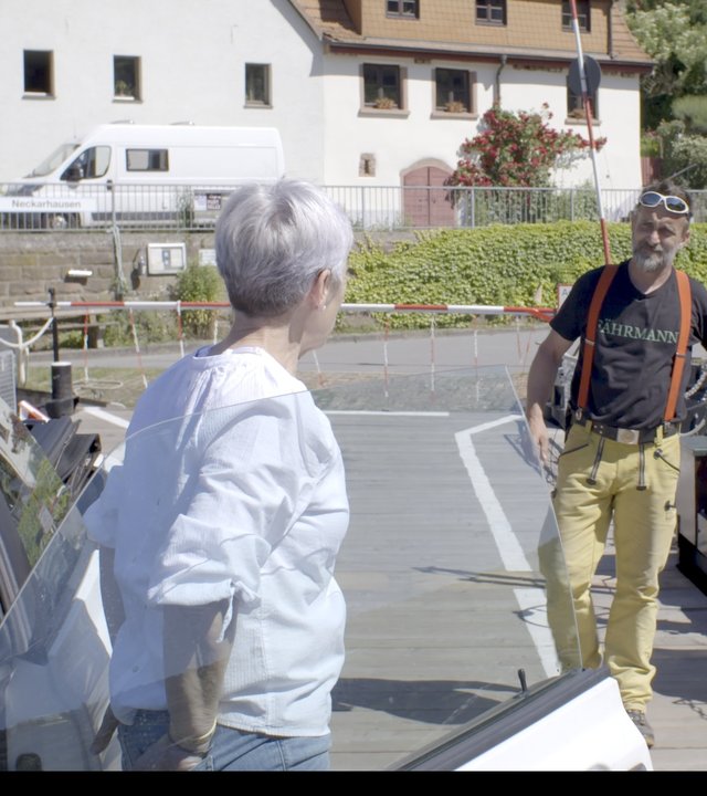 "37° Dein Ziel ist mein Weg - Menschen, die uns bewegen": Markus, der Fährmann, setzt jeden Tag mit seinem Fährschiff Menschen über den Neckar.
