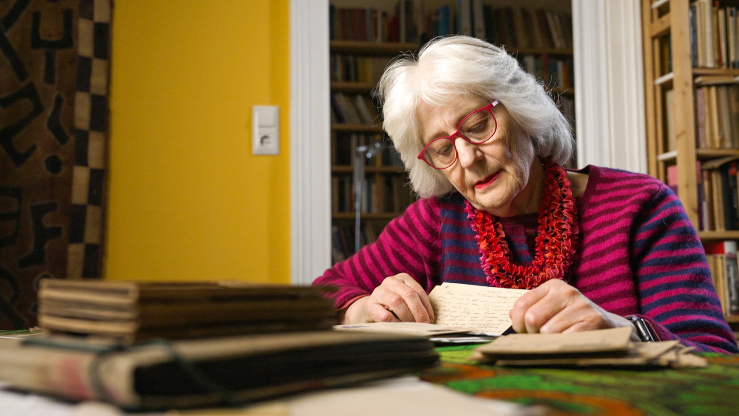 "Ukraine - Der lange Kampf um Unabhängigkeit": Autorin Claudia Erdheim bei Dreharbeiten in Wien.
