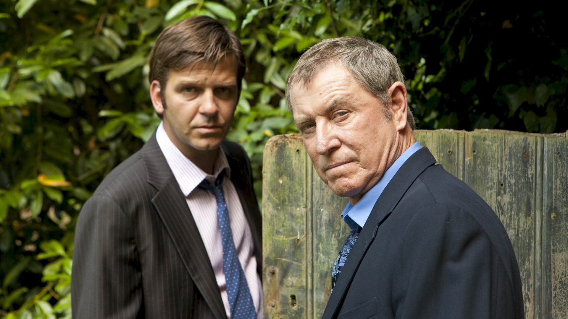 "Inspector Barnaby - Du musst dran glauben!": Großaufnahme von Ben Jones (Jason Hughes) und Tom Barnaby (John Nettles).