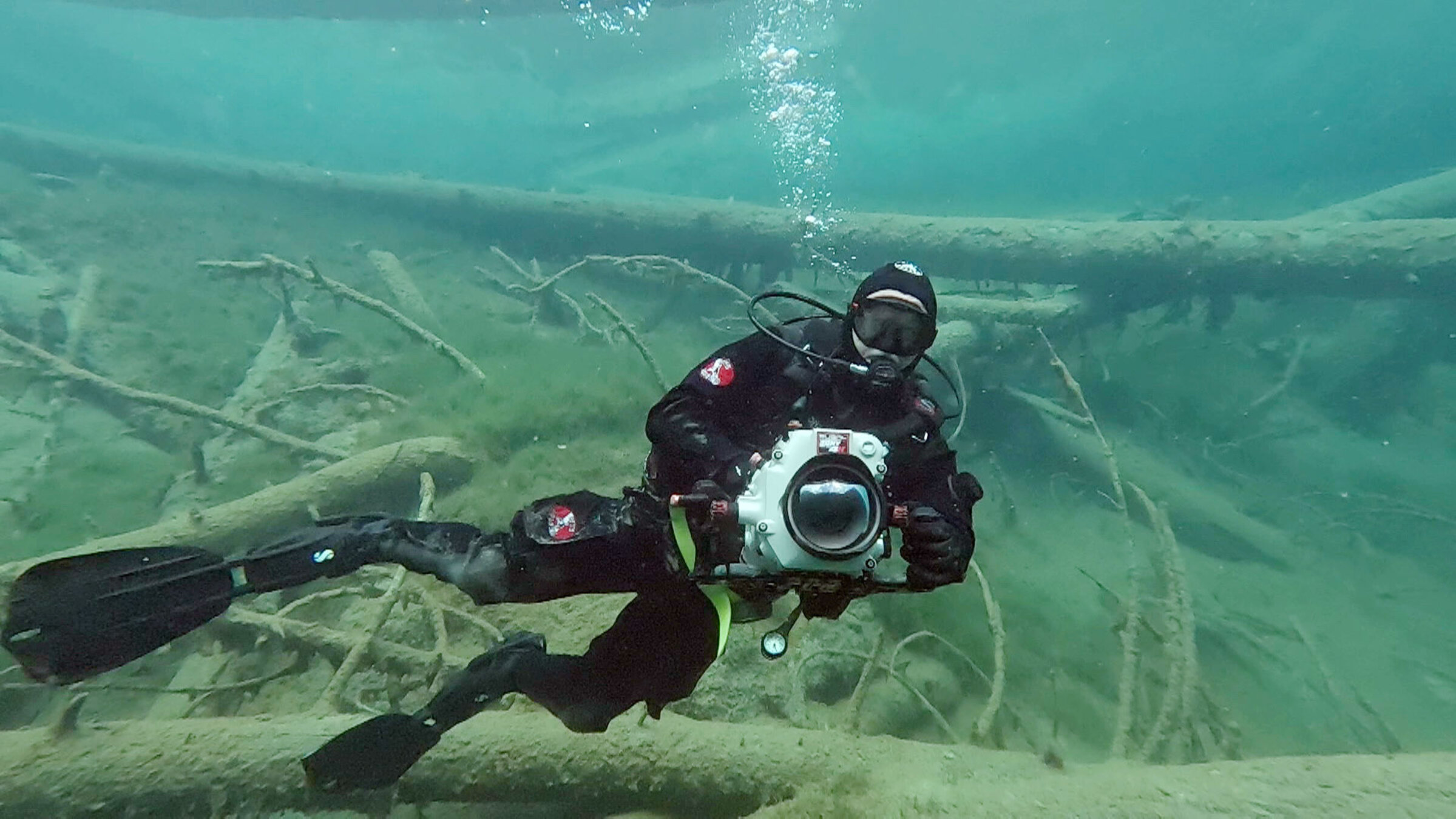 "Das Blau der Stille - Aus dem Leben eines Unterwasserkameramannes": Unterwasserkameramann Gerald Arnold im Bodensee am Nassfeld.