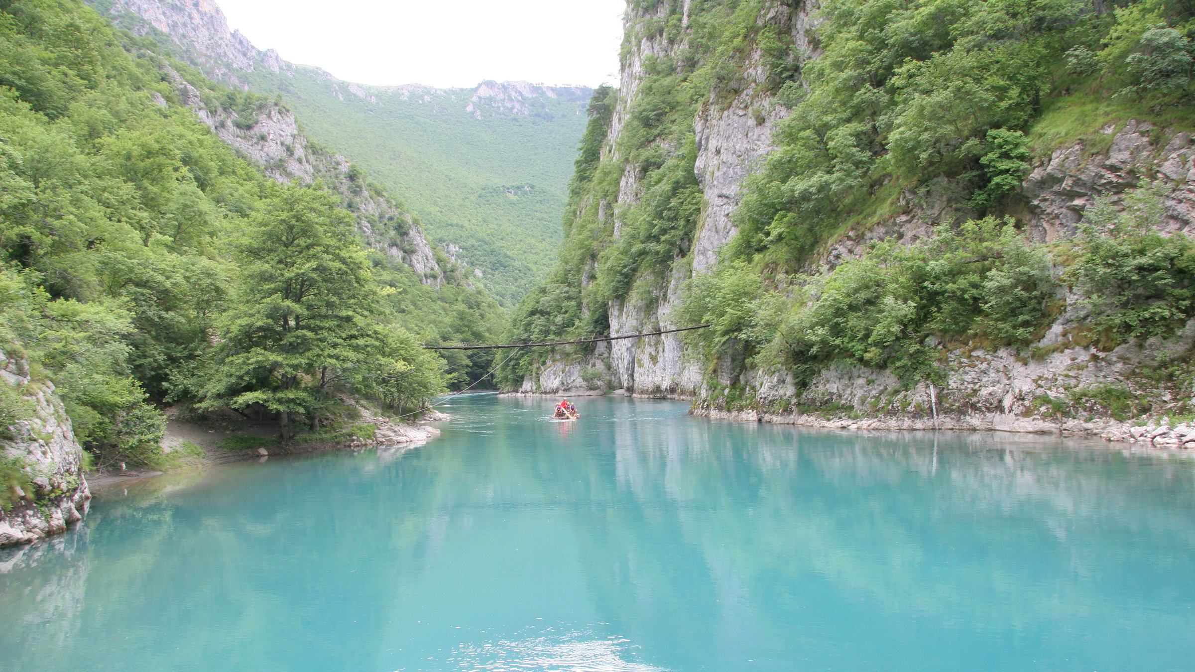 "Schätze der Welt - Erbe der Menschheit: Durmitor Nationalpark, Montenegro" - Floßfahrt auf der Tara, Durmitor Nationalpark.