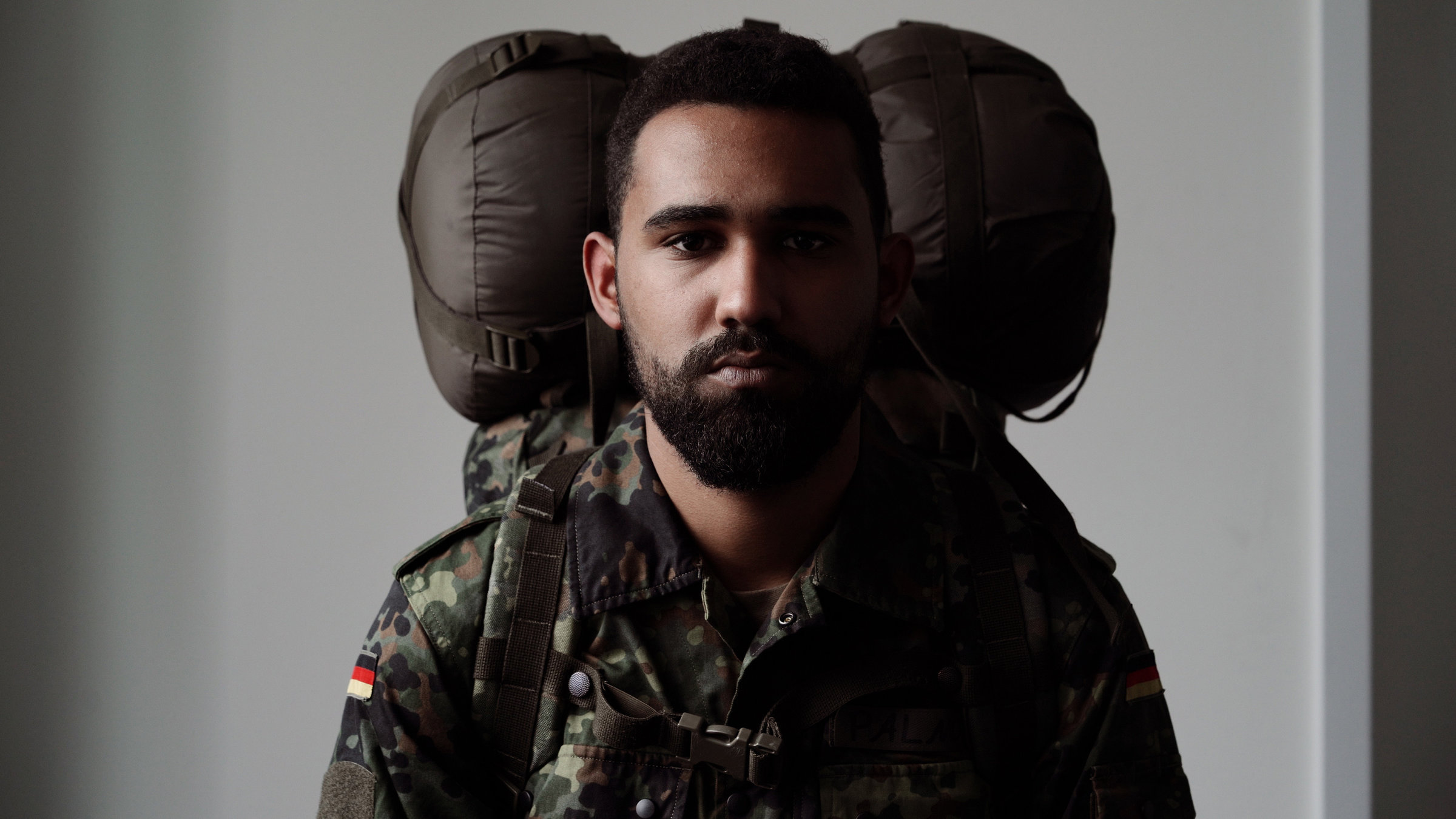 "Soldaten": Jerell ist einer von drei Soldaten, die vom ersten Tag der Grundausbildung an mit der Kamera begleitet werden.