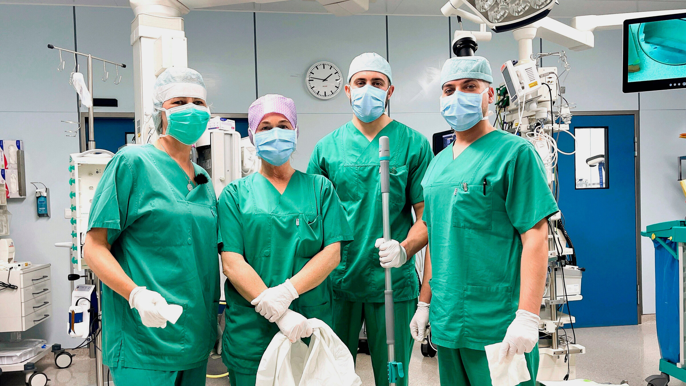 "Die Nordreportage: Leben retten im Verborgenen": Die Hygiene-Helden: Das Reinigungsteam um Teamleiterin Rita Gretzler steht selten im Mittelpunkt â dabei tragen sie mit ihrer Arbeit eine sehr groÃe Verantwortung.