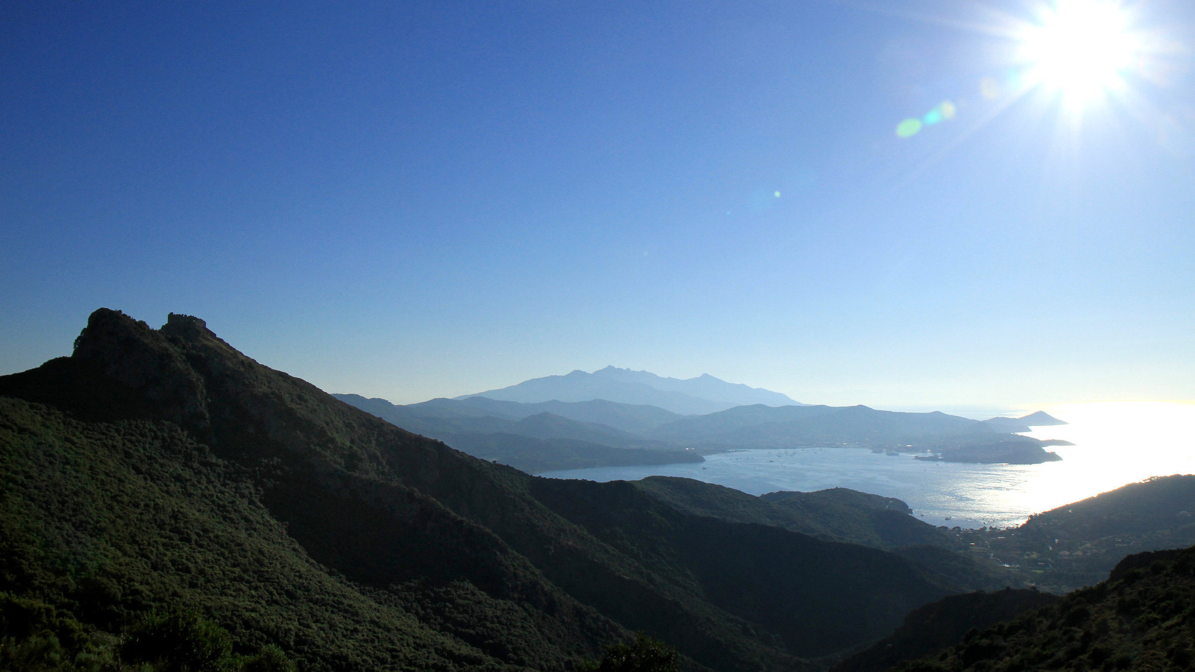 "Die Toskanischen Inseln" - Bucht von Portoferaio auf Elba.