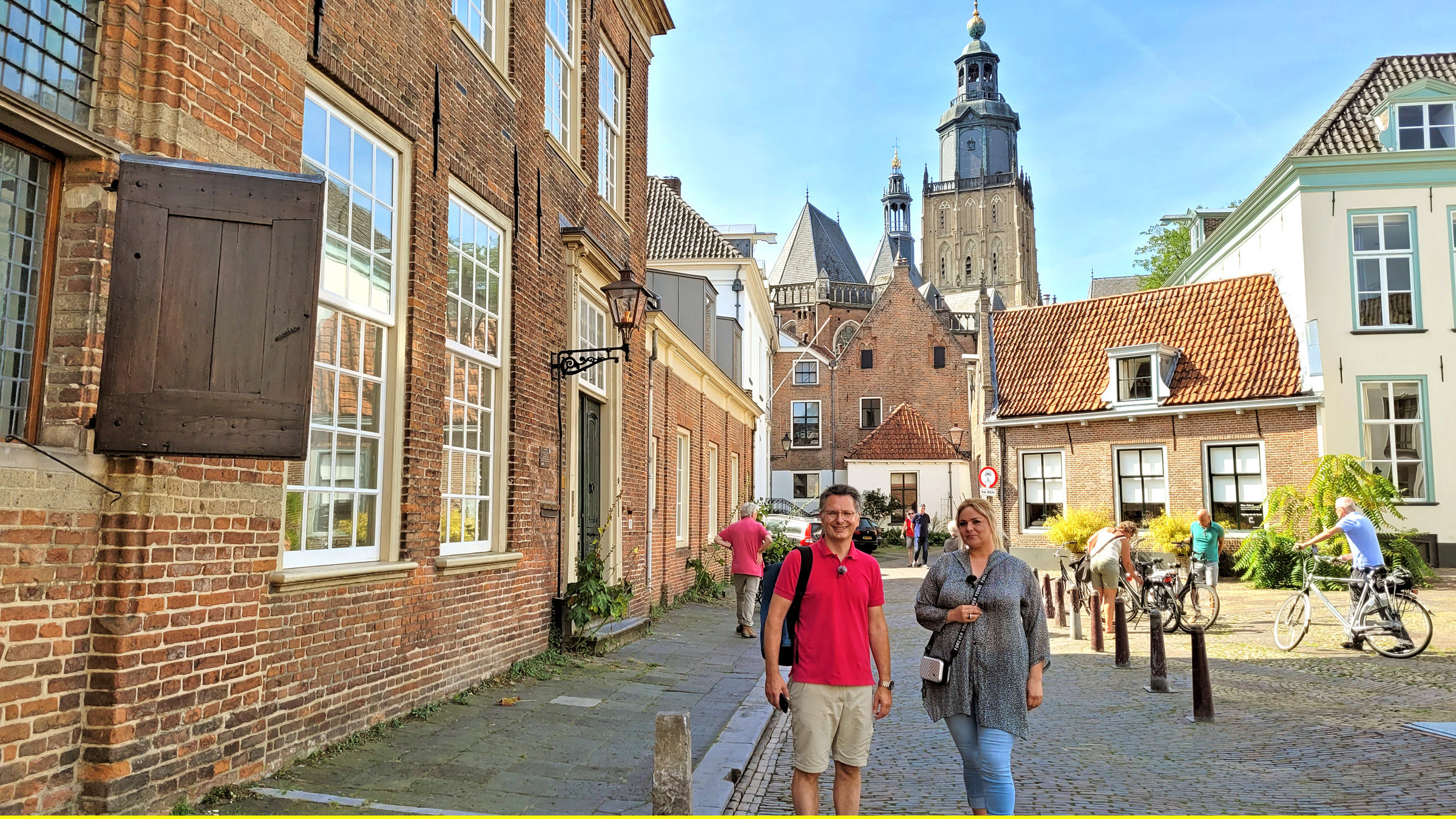 "Gelderland, da will ich hin!": Moderator Michael Friemel und Guide Steffi auf ihrem Stadtrundgang durch Zutphen.