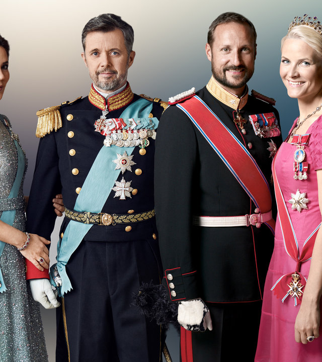 "ZDFroyal: Mein Mann, der Kronprinz - Die Thronfolger in Norwegen und Dänemark": Das dänische Kronprinzenpaar Mary und Frederik von Dänemark steht neben dem norwegischen Kronprinzenpaar Haakon und Mette-Marit.